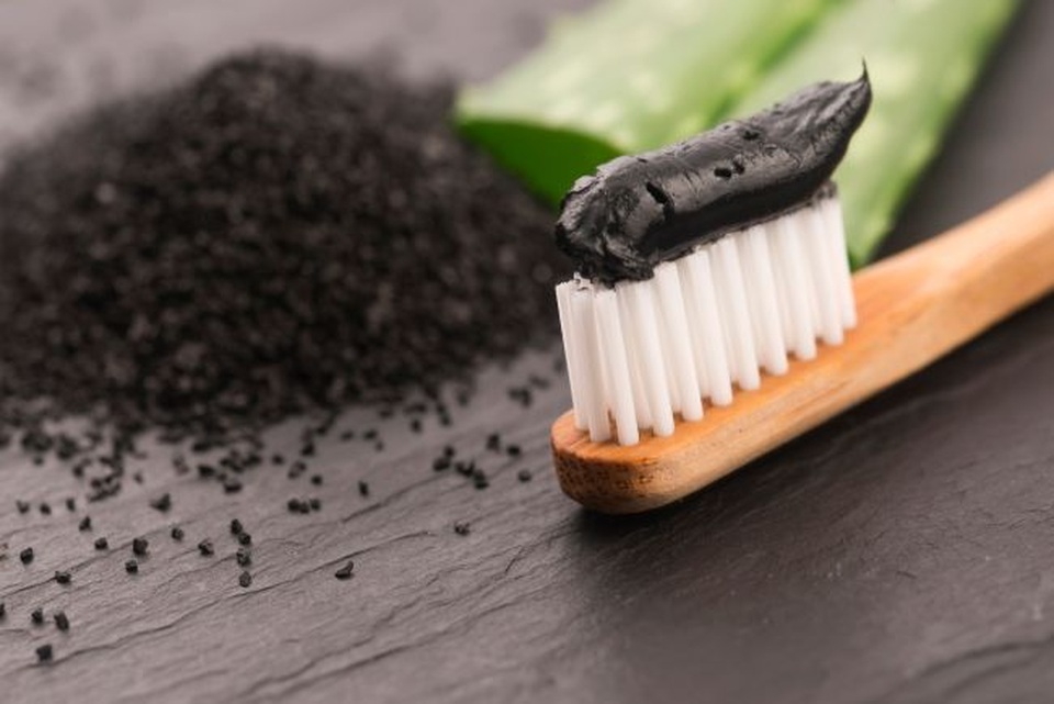 Kem đánh răng chứa than có làm trắng răng không? - 1 Kem đánh răng chứa than có làm trắng răng không? - 1