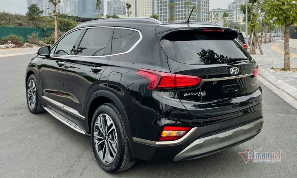 Hyundai Santa Fe đi hơn 2 năm có còn giữ giá? - 3 Hyundai Santa Fe đi hơn 2 năm có còn giữ giá? - 3