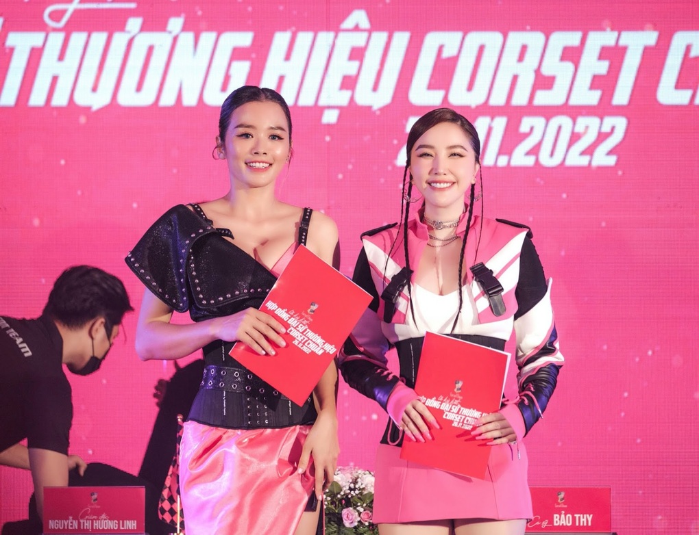 Bảo Thy là đại sứ của công ty Corset Chuẩn - 2 Bảo Thy là đại sứ của công ty Corset Chuẩn - 2