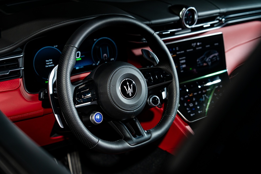 Khách Việt có thêm hai lựa chọn xe điện cao cấp, giá từ 5,5 tỷ đồng - 3