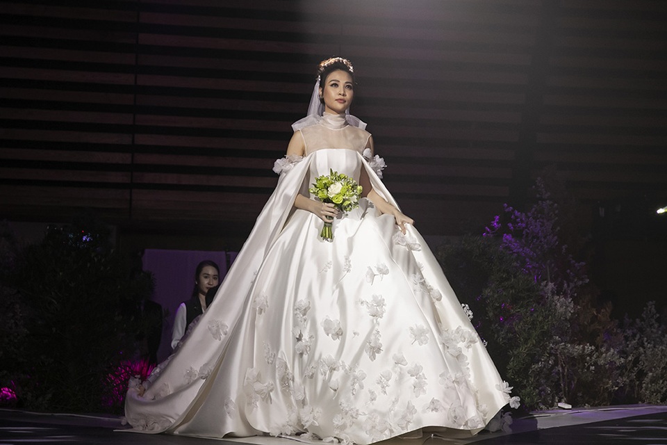 Top 3 đám cưới hào nhoáng nhất showbiz Việt năm 2019 - 5 Top 3 đám cưới hào nhoáng nhất showbiz Việt năm 2019 - 5
