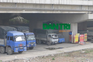 Hà Nội rà soát, sắp xếp hàng loạt bãi xe dưới gầm cầu