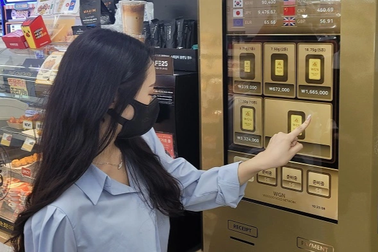 Cơn sốt mua vàng ở cửa hàng tiện lợi của giới trẻ Hàn Quốc