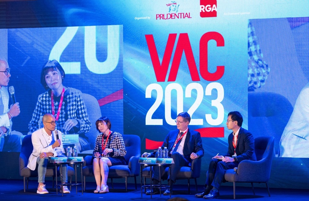 350 chuyên gia cùng phác thảo Kỷ nguyên mới ngành bảo hiểm Việt Nam - 4 350 chuyên gia cùng phác thảo Kỷ nguyên mới ngành bảo hiểm Việt Nam - 4