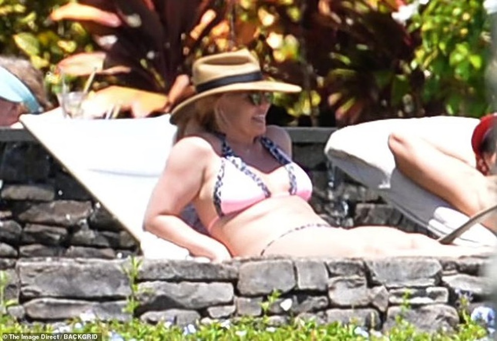 Britney từng muốn sinh thêm nhưng bị cấm và ép làm việc - 7 Britney từng muốn sinh thêm nhưng bị cấm và ép làm việc - 7