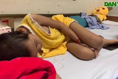 3 bố con ung thư chăm nhau