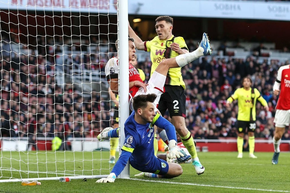 Arsenal giành vị trí nhì bảng của Tottenham, áp sát Man City - 1 Arsenal giành vị trí nhì bảng của Tottenham, áp sát Man City - 1