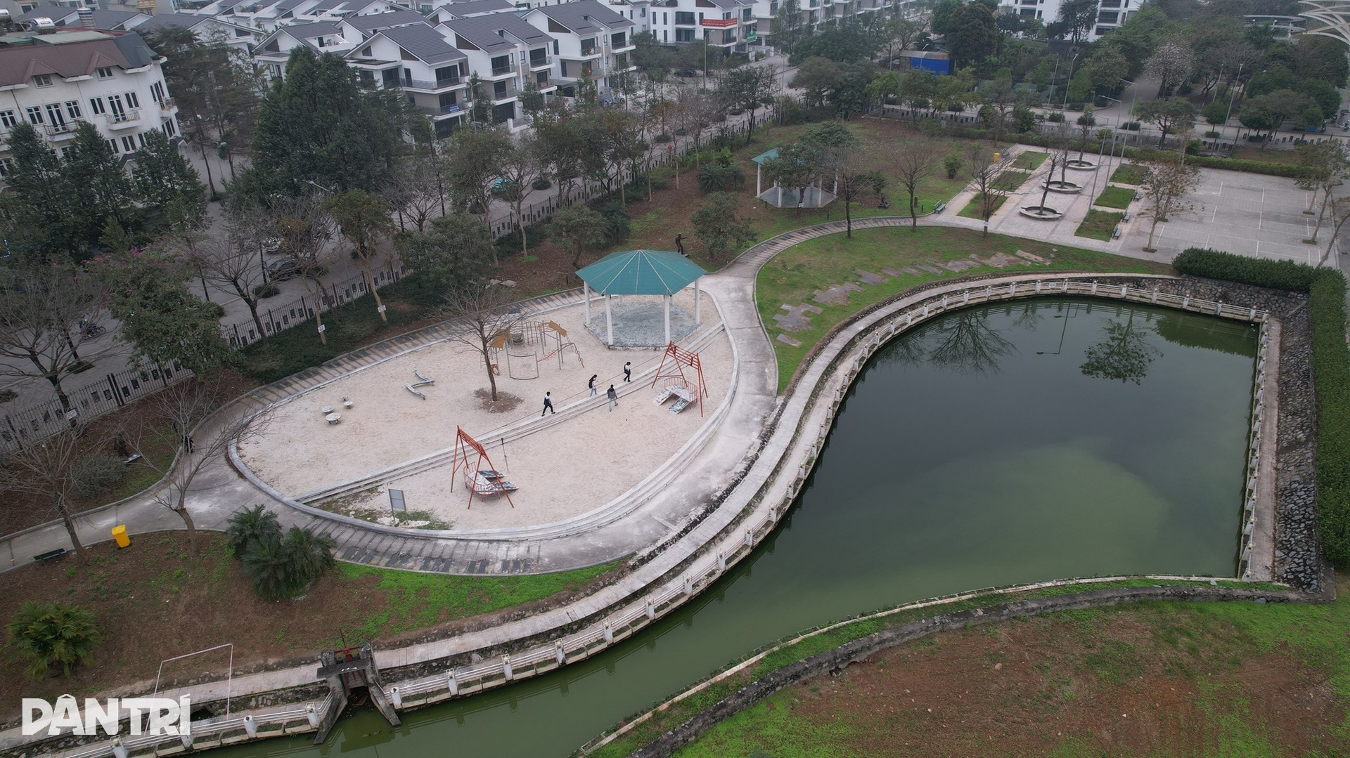 Công viên trăm tỷ hình cây đàn ít người biết ở Hà Nội - 9 Công viên trăm tỷ hình cây đàn ít người biết ở Hà Nội - 9