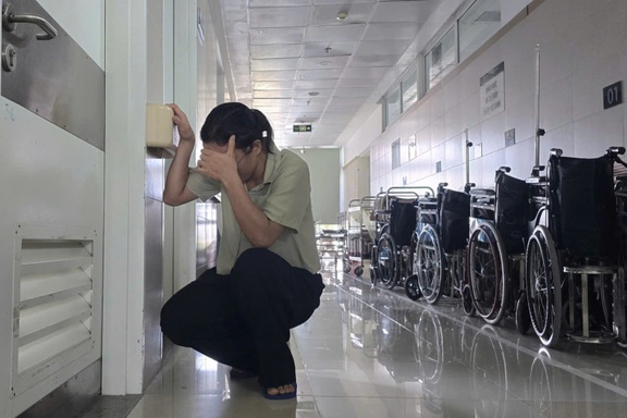 Người bố viêm cơ tim đã không qua khỏi, để lại 2 con thơ và khoản nợ lớn