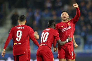 Genk 1-4 Liverpool: Cú đúp của Chamberlain