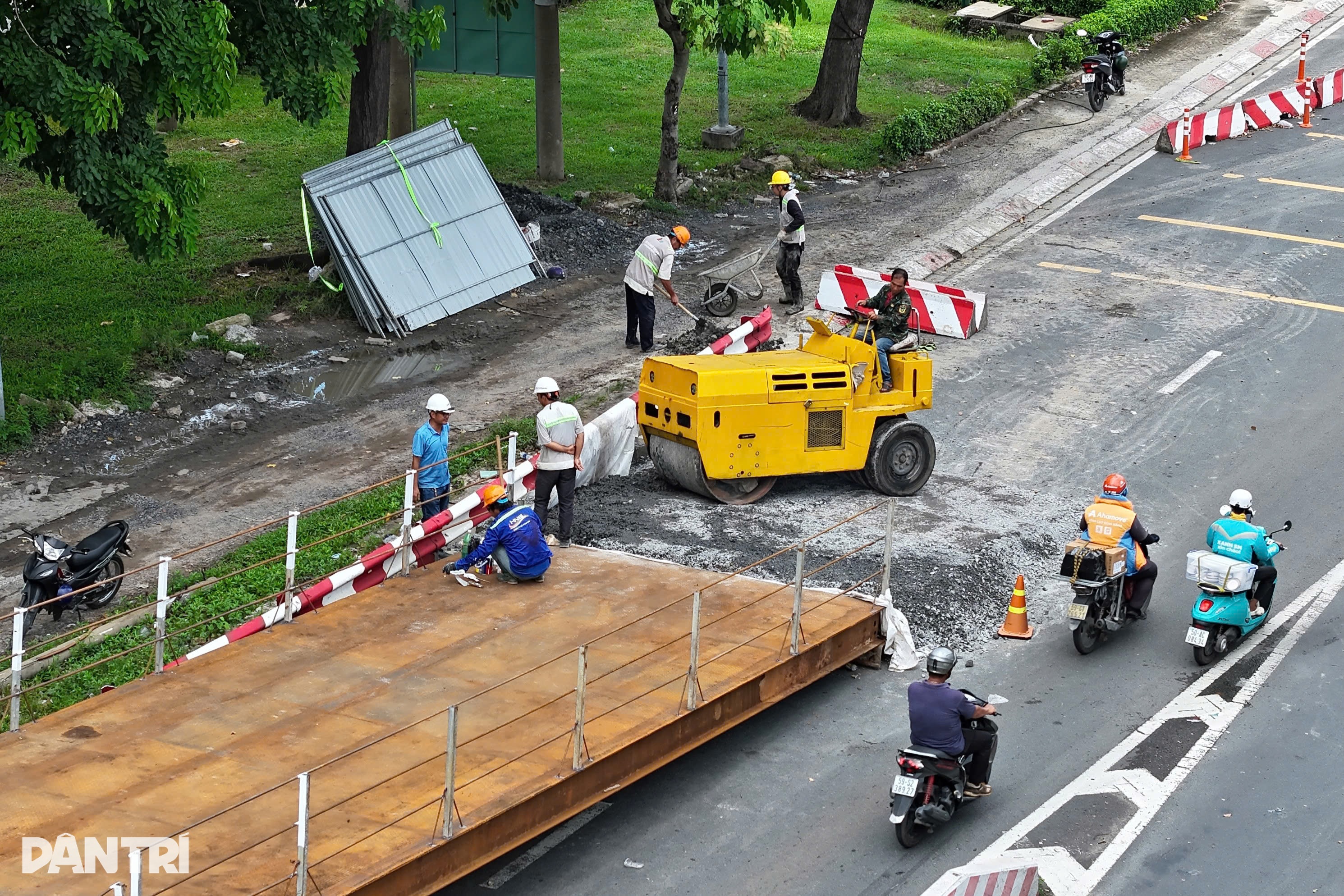 Cận cảnh thần đèn nâng tĩnh không cầu Bình Triệu 1 ở TPHCM - 14
