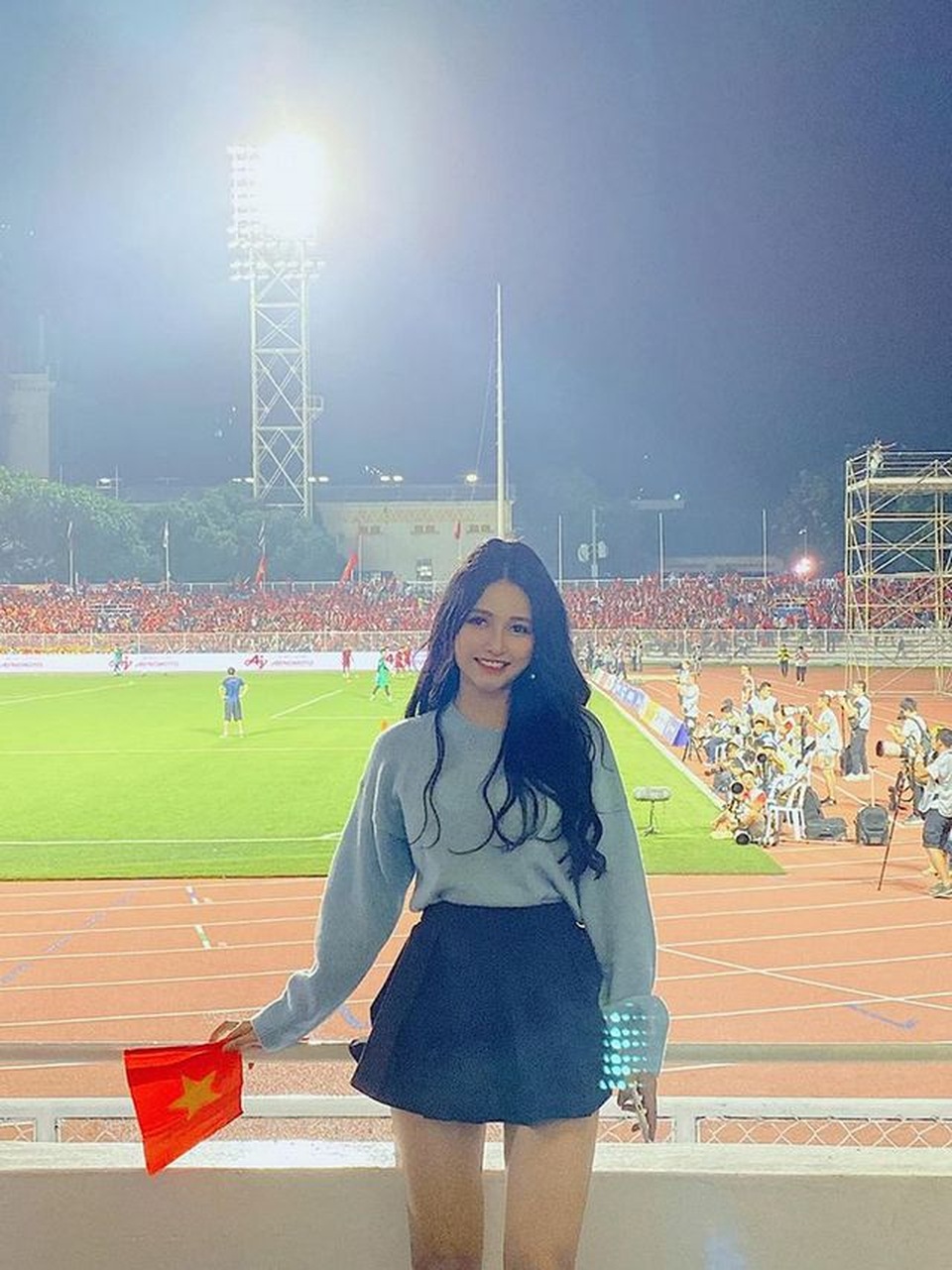 4 nữ cổ động viên bóng đá xinh đẹp, nóng bỏng lọt máy quay năm 2019 - 11 4 nữ cổ động viên bóng đá xinh đẹp, nóng bỏng lọt máy quay năm 2019 - 11