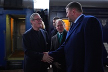 Thủ tướng Anh đến Ukraine để ký "thỏa thuận 100 năm"