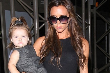 Victoria Beckham tìm mua nhà tại Anh