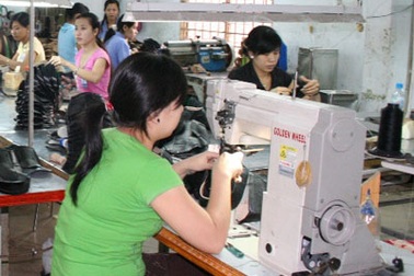 Bình Dương: Hàng ngàn công nhân điêu đứng 