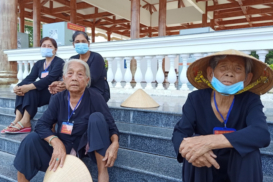 Hàng ngày được thắp hương tưởng nhớ Bác Hồ, tôi tự hào, hạnh phúc lắm! - 3 Hàng ngày được thắp hương tưởng nhớ Bác Hồ, tôi tự hào, hạnh phúc lắm! - 3