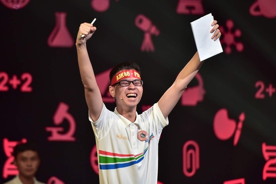 Hé lộ điểm thi toàn 8 và 9 của quán quân Đường lên đỉnh Olympia 2019 - 1 Hé lộ điểm thi toàn 8 và 9 của quán quân Đường lên đỉnh Olympia 2019 - 1