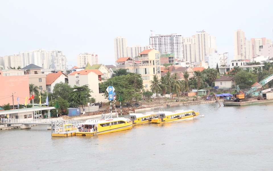 TPHCM: Xe buýt không được chở quá 20 người - 2 TPHCM: Xe buýt không được chở quá 20 người - 2