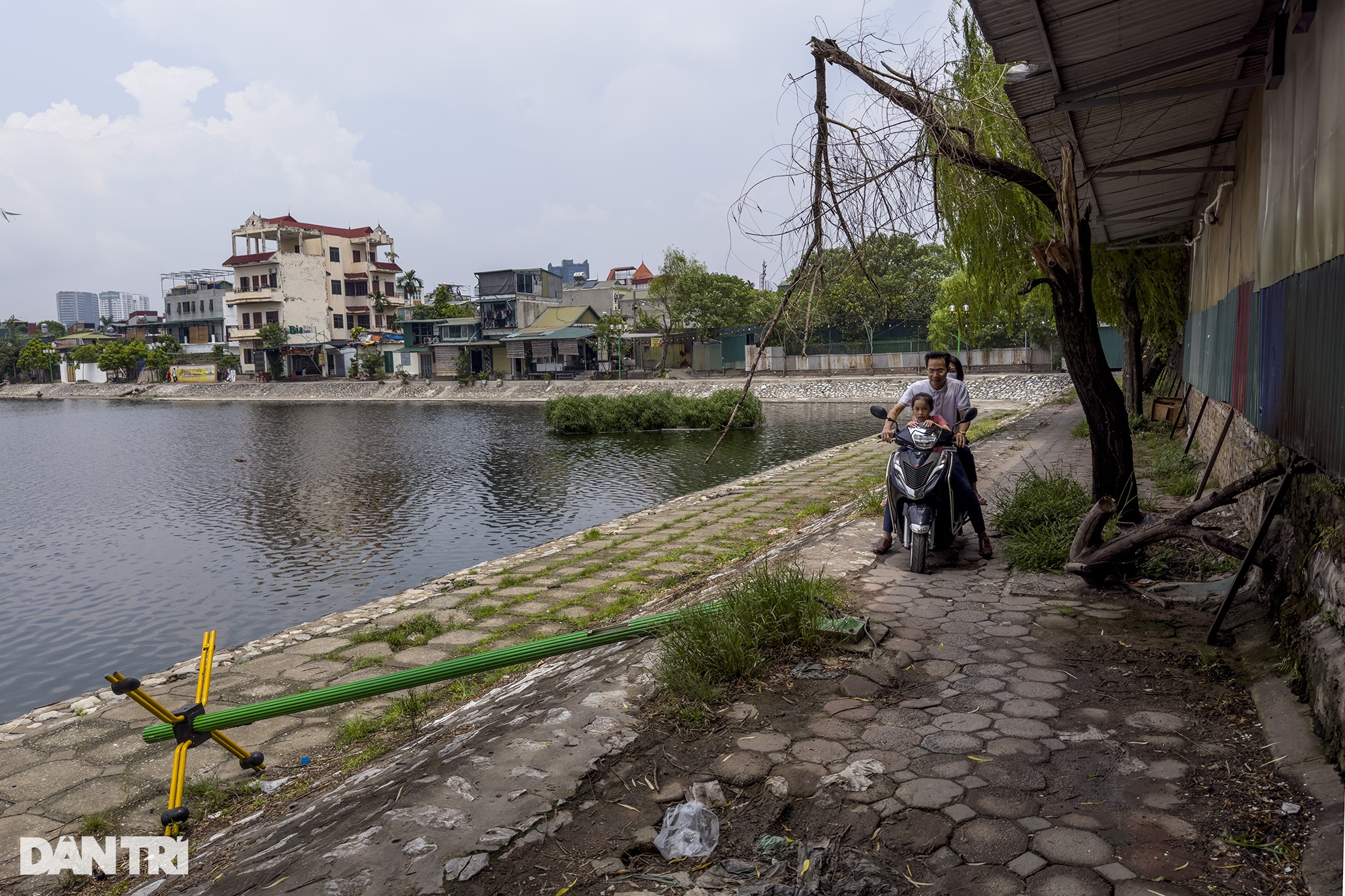 Những hồ nước như viên ngọc quí giữa rừng nhà dày đặc ở Hà Nội - 7 Những hồ nước như viên ngọc quí giữa rừng nhà dày đặc ở Hà Nội - 7