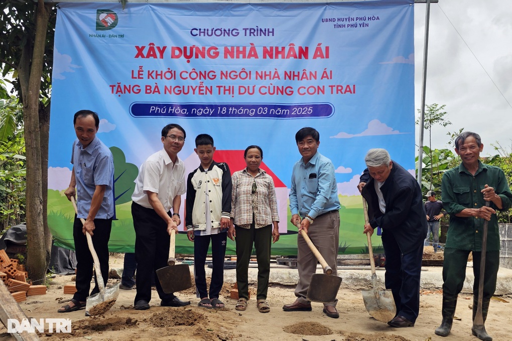 Người mẹ nuôi con trai tự kỷ được bạn đọc Dân trí hỗ trợ xây nhà mới - 2 Người mẹ nuôi con trai tự kỷ được bạn đọc Dân trí hỗ trợ xây nhà mới - 2