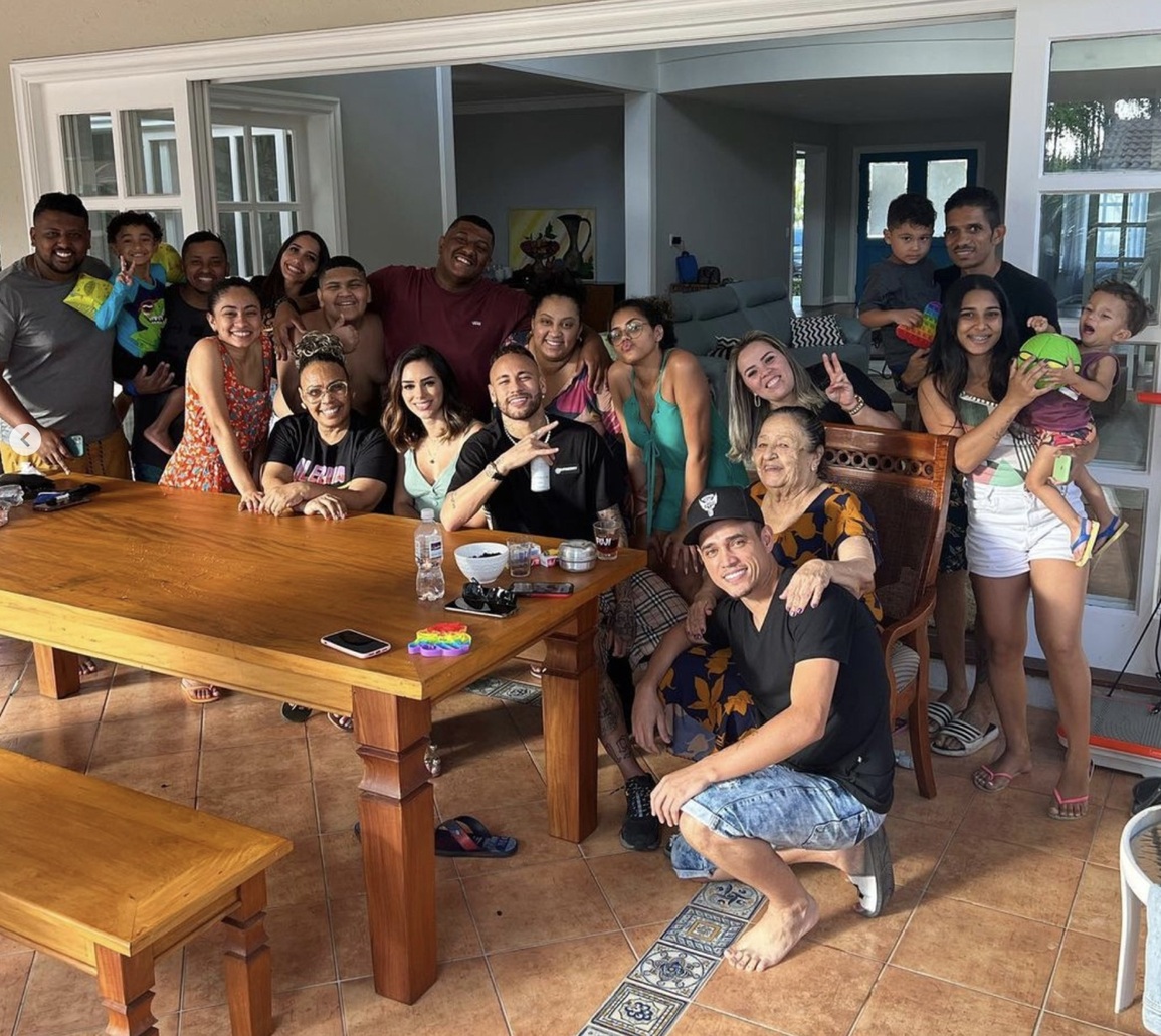 Bruna Biancardi: Bạn gái mới xinh đẹp của siêu sao Neymar - 2 Bruna Biancardi: Bạn gái mới xinh đẹp của siêu sao Neymar - 2