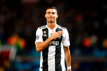 Juventus nhận án phạt trừ 15 điểm, có nguy cơ bị Ronaldo khởi kiện