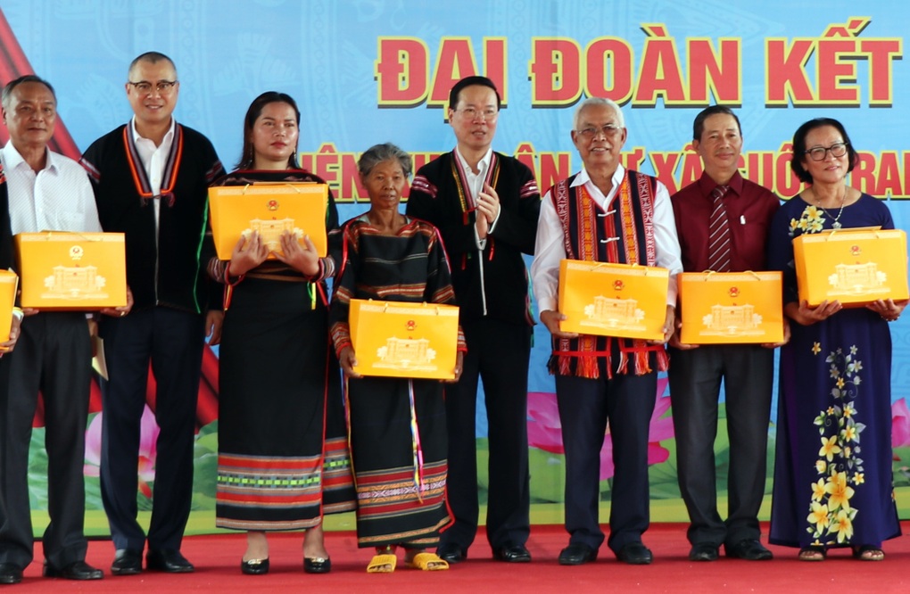Chủ tịch nước: Cần đoàn kết, giúp đỡ nhau giảm nghèo bền vững - 1 Chủ tịch nước: Cần đoàn kết, giúp đỡ nhau giảm nghèo bền vững - 1