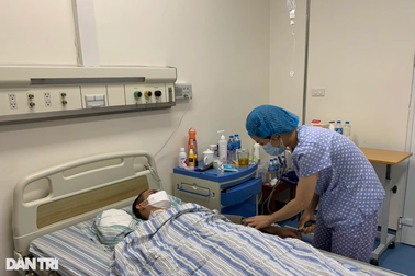 Thầy giáo trẻ hơn 10 lần hiến máu cứu người bất ngờ mắc ung thư máu