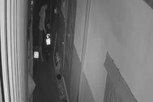Cắt dây buộc giày, cột từng phòng trọ để trộm xe máy