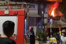 Hỏa hoạn trong đêm, 3 người trong một gia đình tử vong