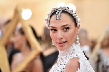 Gal Gadot sẽ khắc họa một Cleopatra sexy và thông minh