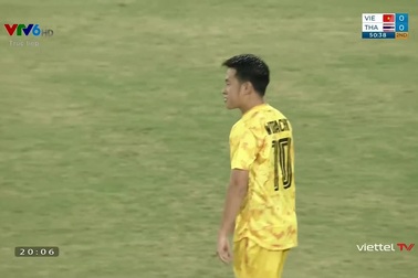 Worachit dứt điểm tầm xa nguy hiểm