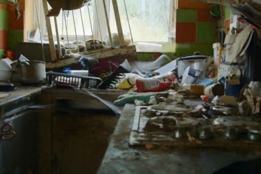 Hình ảnh gây sốc trong căn nhà 5 năm không đổ rác được lột xác