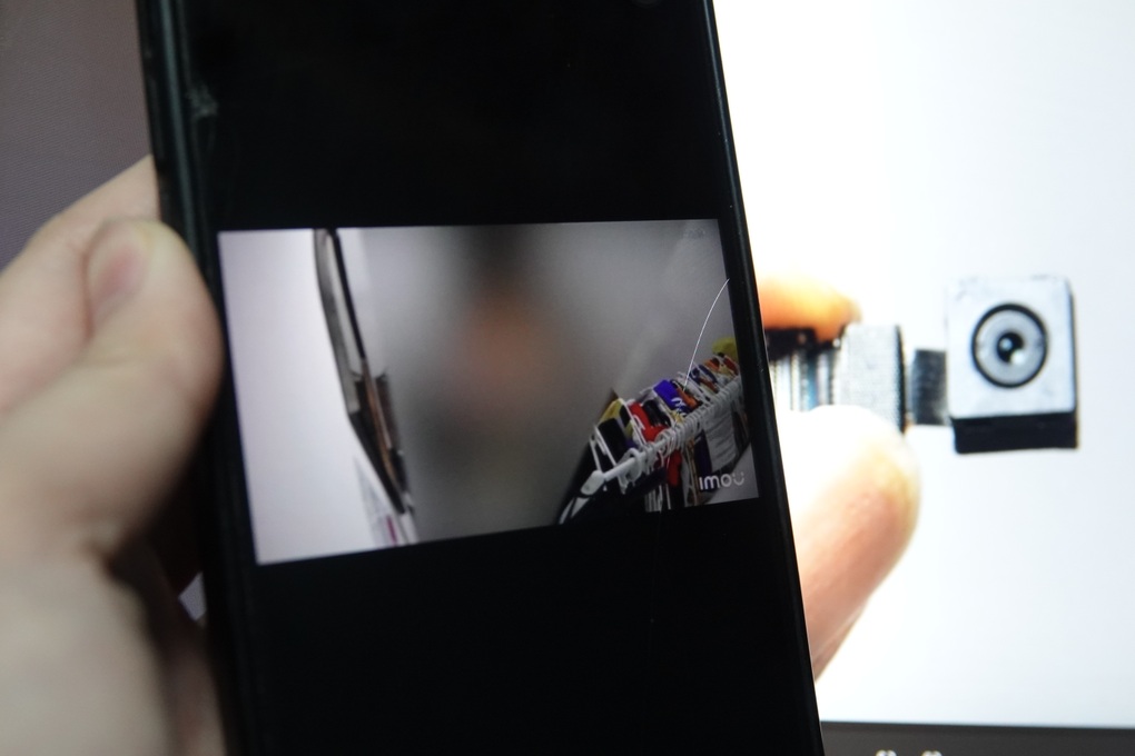 Sinh viên chỉ nhau cách “tự vệ” sau vụ lộ clip quay lén trong phòng thay đồ - 1 Sinh viên chỉ nhau cách “tự vệ” sau vụ lộ clip quay lén trong phòng thay đồ - 1