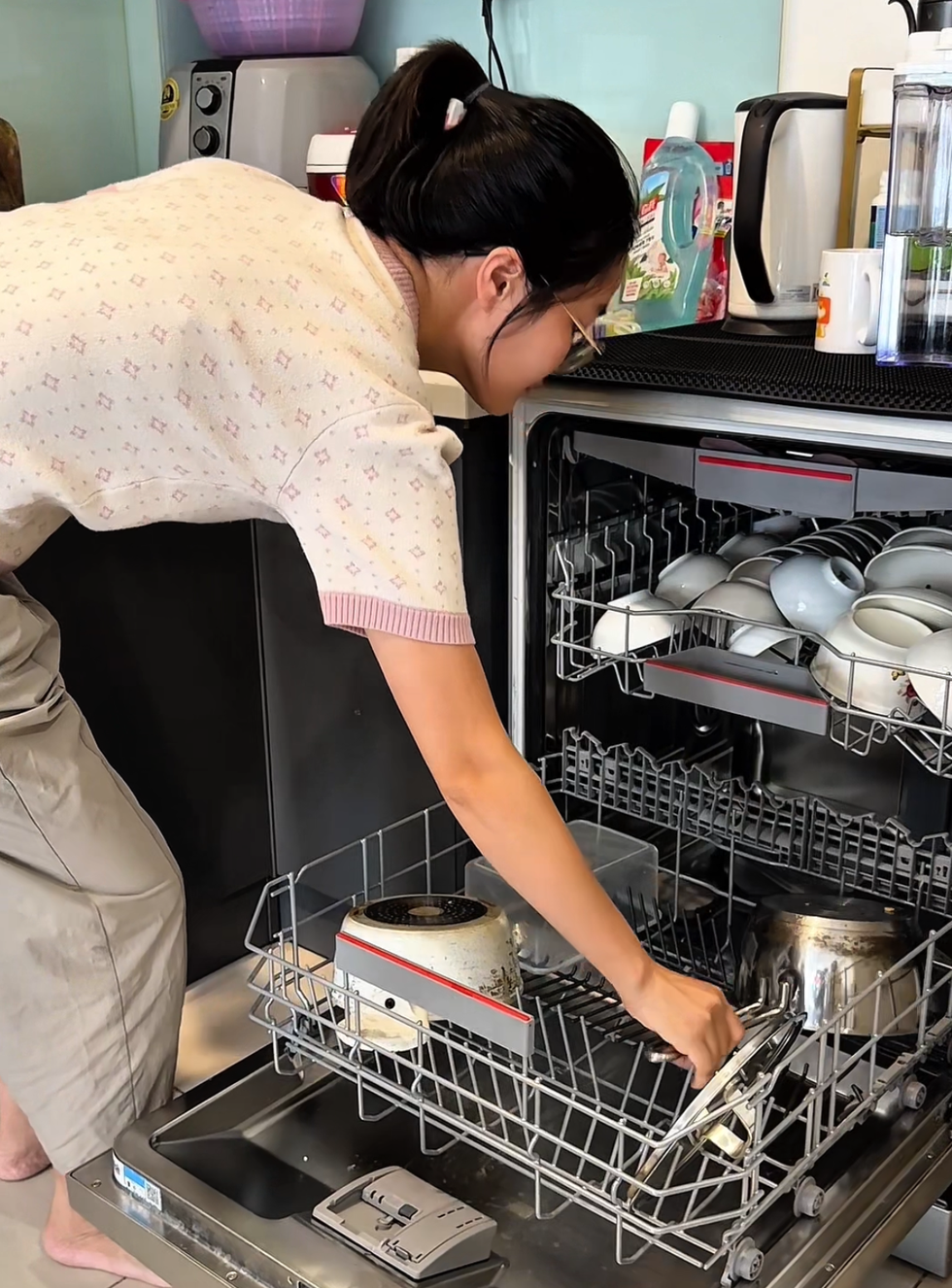 Nữ cán bộ bỏ việc nhà nước ra Hà Nội làm giúp việc lương 16 triệu đồng - 3 Nữ cán bộ bỏ việc nhà nước ra Hà Nội làm giúp việc lương 16 triệu đồng - 3