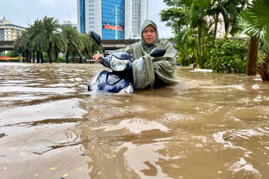 Hà Nội còn 13 điểm ngập úng