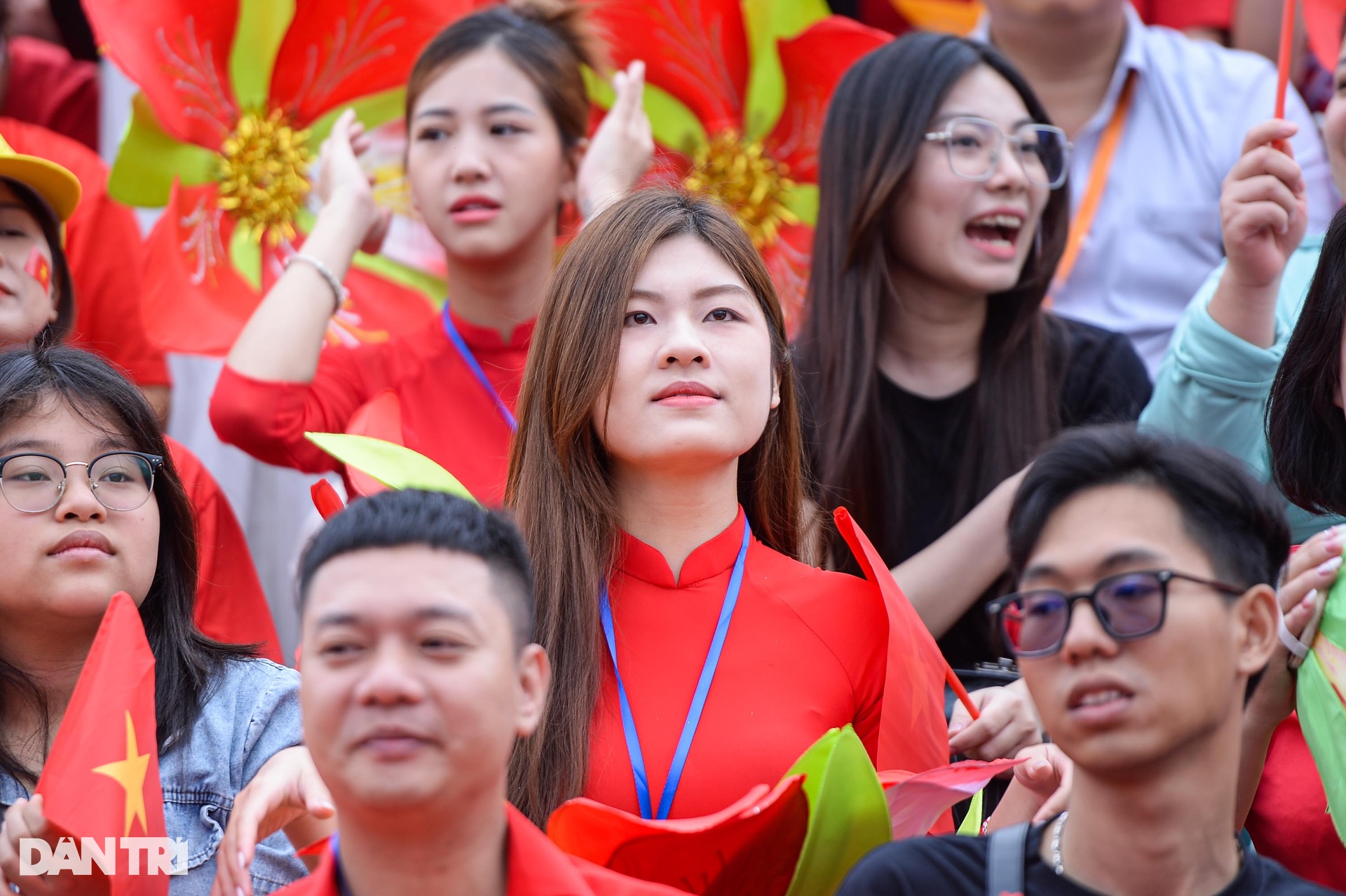 Các bóng hồng rạng rỡ trong lễ kỷ niệm 70 năm Giải phóng Hải Phòng - 7 Các bóng hồng rạng rỡ trong lễ kỷ niệm 70 năm Giải phóng Hải Phòng - 7