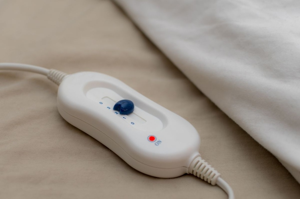 Chăn điện đắt khách ở châu Âu giữa khủng hoảng năng lượng - 1 Chăn điện đắt khách ở châu Âu giữa khủng hoảng năng lượng - 1