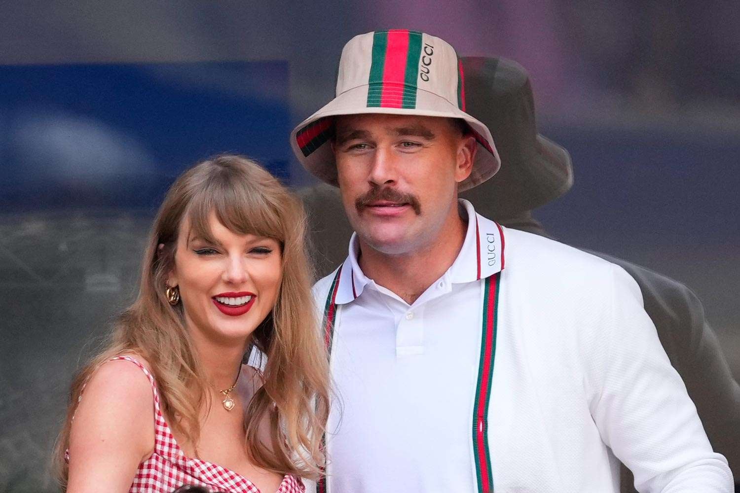 Taylor Swift được khuyên ký hợp đồng hôn nhân để bảo vệ tài sản tỷ USD - 1