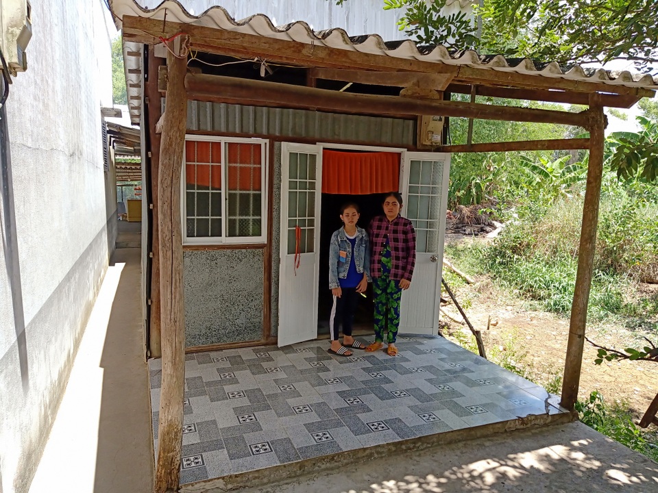 Xót xa người mẹ mắc 7 căn bệnh, con gái bị bố bỏ rơi từ khi còn nhỏ - 1 Xót xa người mẹ mắc 7 căn bệnh, con gái bị bố bỏ rơi từ khi còn nhỏ - 1