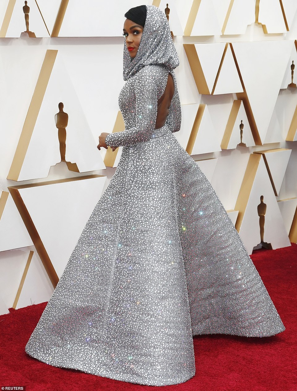 Những bộ váy thảm họa của sao trên thảm đỏ Oscars 2020 - 4 Những bộ váy thảm họa của sao trên thảm đỏ Oscars 2020 - 4