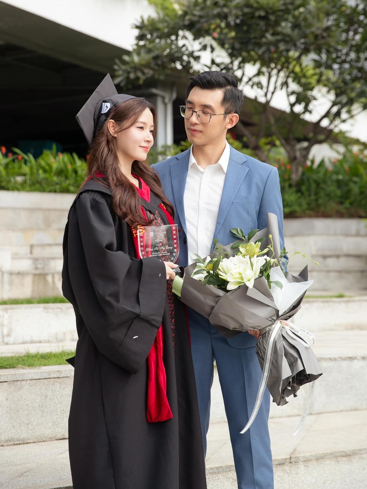 Midu tuổi 36: Hôn nhân đậm chất ngôn tình, ngoại hình thay đổi gây chú ý - 12 Midu tuổi 36: Hôn nhân đậm chất ngôn tình, ngoại hình thay đổi gây chú ý - 12