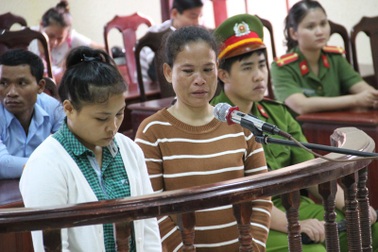 Hận chồng ngoại tình, hai chị em gái đánh chết người