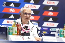 Đội nhà thua đậm Nhật Bản, HLV Syria tuyên bố từ chức