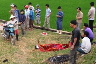 Hai học sinh chết đuối khi tắm sông