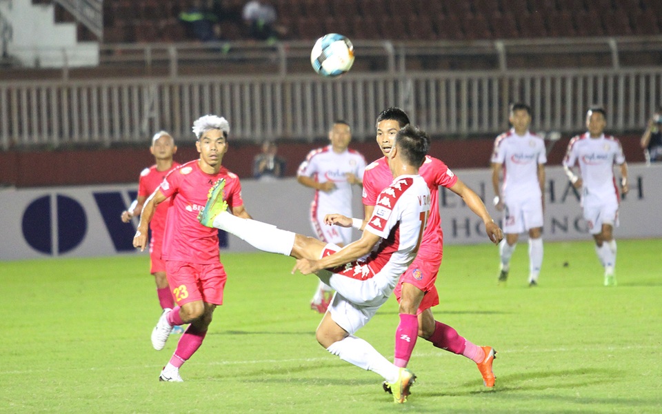 HLV Sài Gòn FC thừa nhận khó khăn trong cuộc đua vô địch - 2 HLV Sài Gòn FC thừa nhận khó khăn trong cuộc đua vô địch - 2
