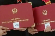Một ứng viên giáo sư 43 tuổi bị loại từ vòng cơ sở