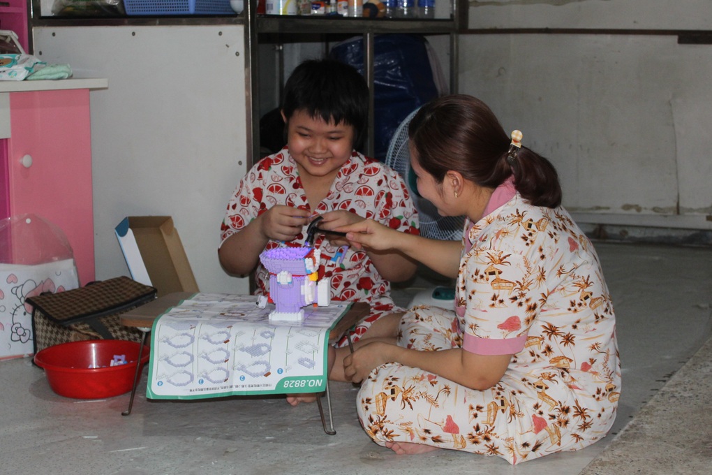 Bé gái bị mệt cái chân và 9 năm ròng chống chọi với ung thư - 4 Bé gái bị mệt cái chân và 9 năm ròng chống chọi với ung thư - 4