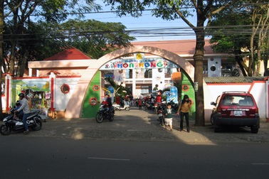 “Đau đầu” chuyện gửi con ngày làm bù nghỉ lễ, Tết