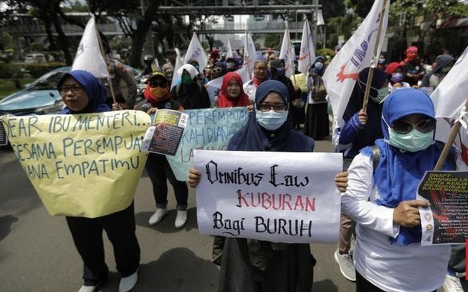 Hàng chục nghìn người Indonesia biểu tình chống dự thảo luật việc làm - 1 Hàng chục nghìn người Indonesia biểu tình chống dự thảo luật việc làm - 1